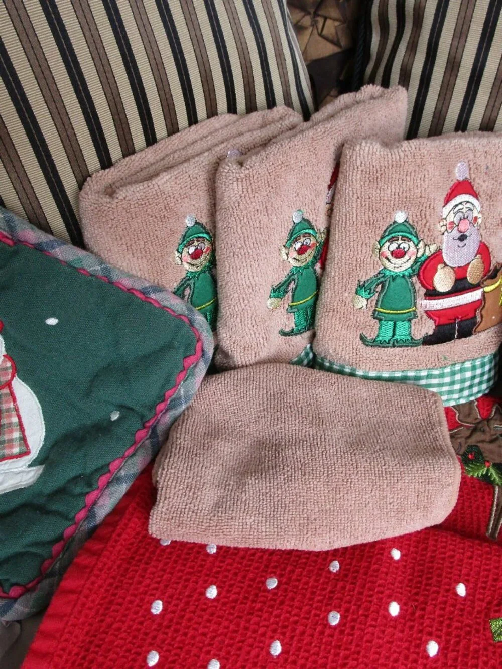 lot of Christmas theme kitchen towels